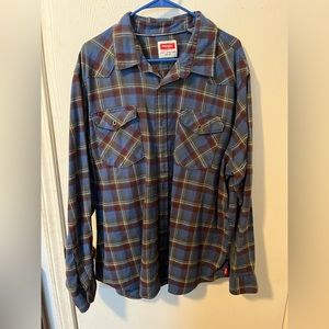 Wrangler men’s heavy button up shirt 2XL